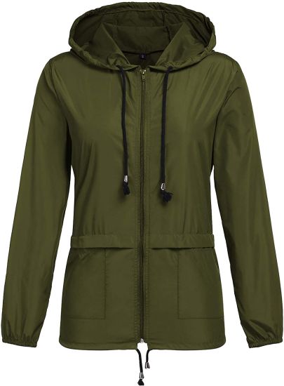 Lightweight Jacket Waterproof Raincoat Outdoor Hooded Windproof Zipped Windbreaker with a Carry Pouch