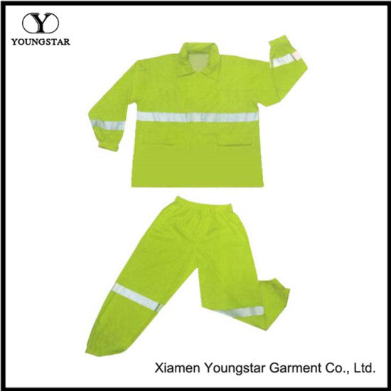 PVC/Polyester Waterproof Safety Reflective Raincoat